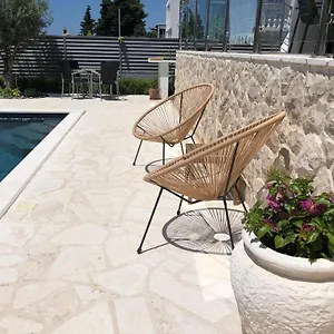 apartments-kovacev.hotelinzadar.com/